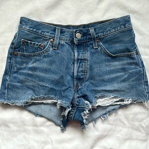 Levi’s 501 Original Shorts size 24